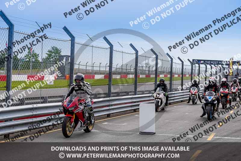 donington no limits trackday;donington park photographs;donington trackday photographs;no limits trackdays;peter wileman photography;trackday digital images;trackday photos